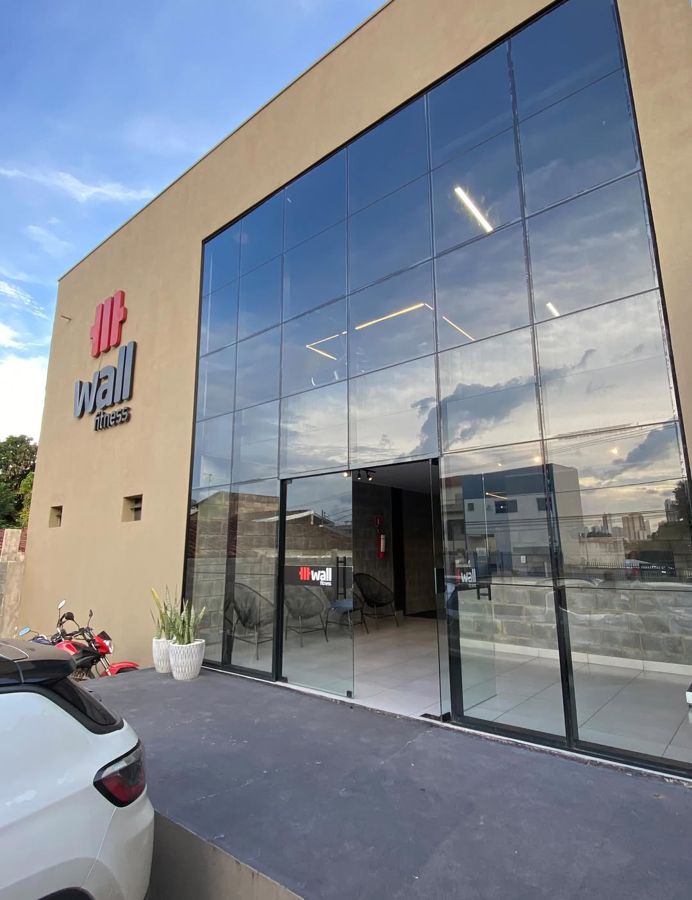 Academia com frente em pele de vidro - ArchGlass, Cuiabá-MT